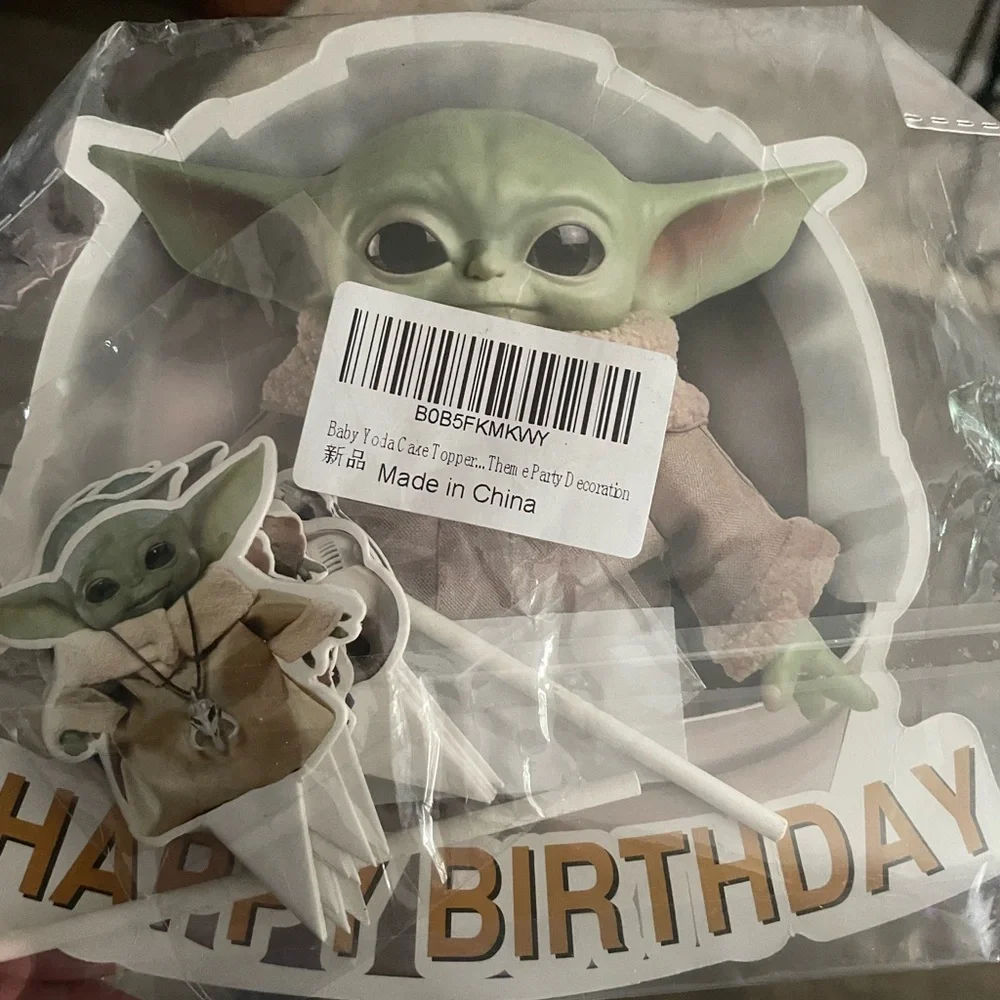 Happy Birthday Baby Yoda cake and cupcake toppers